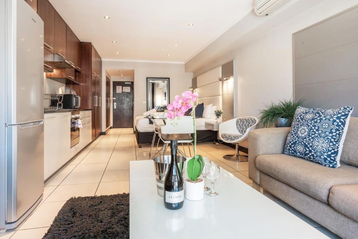 With Fast Wifi In The Business District W Parking Apartment Cape Town